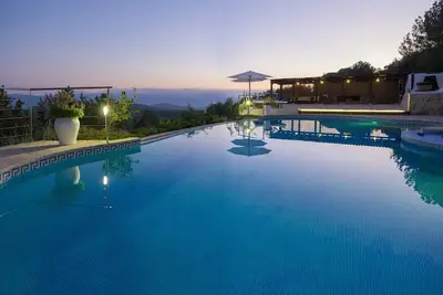 Villa Es Buscastells -  Private villa with pool per 12\/18 persons, free Wifi and Air Conditioned!