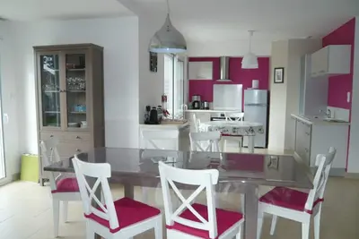 Image de Maison Plain-Pied Confortable à 200m de la Plage avec Jardin et Terrasses, 3 Chambres, Garage
