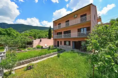 Image de Confortable appartement pour 5 personnes avec Wifi, climatisation, Tv, terrasse et parking