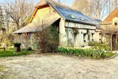 Image de Maison Authentique avec Parc, Cheminée et Équipements Modernes au Cœur de la Vallée de la Loire