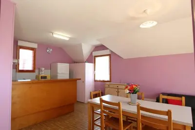 Image de Maison en bord de mer à Surtainville – 2 chambres, wifi, animaux acceptés, proche des dunes et de la plage