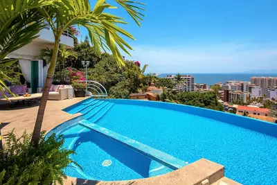 Image de Vues à couper le souffle sur Vallarta, Tout le personnel, Piscine à débordement, Jacuzzi, Promenade à la plage, Wifi gratuit