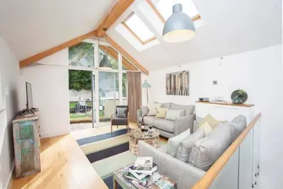 Image de Mews de verrouillage de pont | Maison de bord de mer de luxe