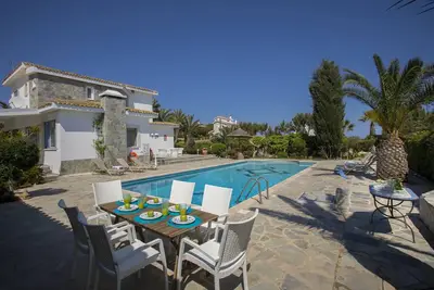 Image de Pr Mazeri - Chg - Cinq Chambres Villa, Couchages 11