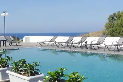 Image de Villa de luxe de 3 chambres, à 200m de la célèbre plage de Monolithos!