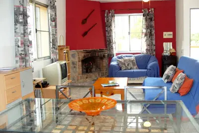 Image de Bungalow rural, vues imprenables, jardin clos avec piscine, solarium, barbecue.