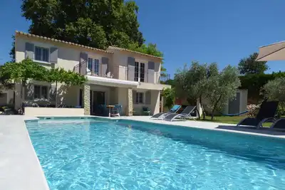 Image de Charmante maison provençale, tout confort, grand jardin, piscine chauffée