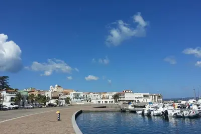 Image de Sardaigne, Calasetta appartement neuf en face d'un petit port touristique