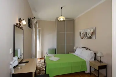 Image de Lefcothea Guest Room 1 sur le port de Lakka Paxos