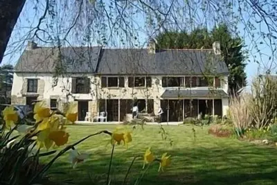 Image de Ferme traditionnelle française situé dans de jolis champêtre