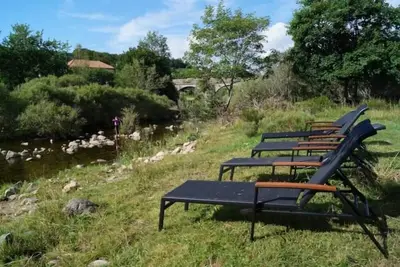 Image de La Maison des Pierres Ardèchoises face à la Loire