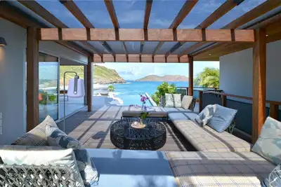 Image de Villa de Grand luxe  Très bien située offrant une vue splendide sur la Mer