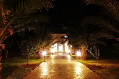 Image de Villa de luxe avec piscine, à 3 minutes de la plage et grand jardin privé