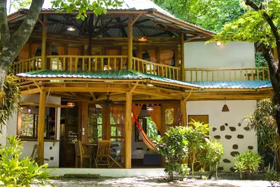 Image de Superbe cabane dans la jungle Ă quelques pas de la plage