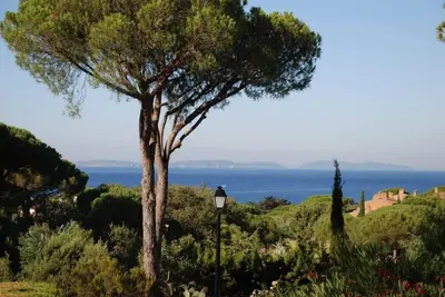 Image de Bel appartement à Gigaro dans coproprieté avec piscine et terrains de tennis
