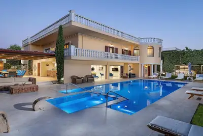 Image de Villa Akropolis Palace Villa avec 6 chambres