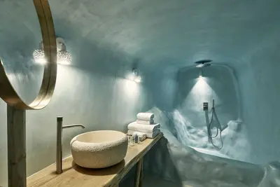 Image de Suite Supérieure avec Bain à Remous Extérieur et Vue sur la Caldera