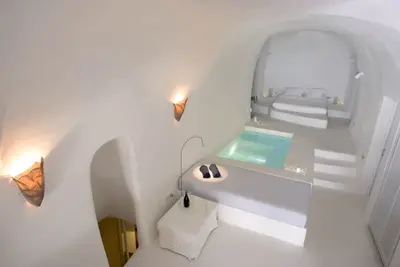 Image de Lydia's House, luxueuse villa avec piscine intérieure chauffée et vue sur Caldera