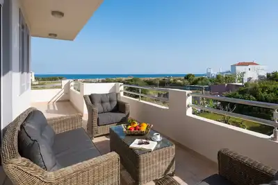 Image de Appartement Sea Spirit ~ 50 mètres de la plage ~ Peut accueillir 6 personnes