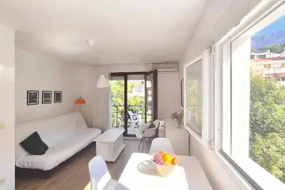 Image de Appartement 1br calme avec deux balcons et vue sur la montagne