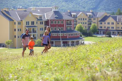 Image de Condo confortable avec accès skis aux pieds + vue sur la montagne | Wifi gratuit