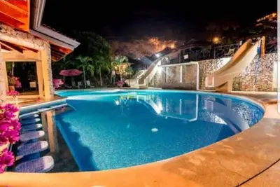 Image de Grand studio avec cuisine complète Grande piscine communautaire
