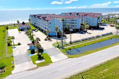 Image de Nouvelle Liste! Charmant condo w / vue sur l'océan, piscine partagée et bain à remous!