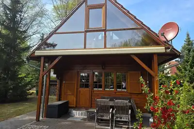 Image de Cabane en rondins Canow avec bateau - cabane en rondins Canow