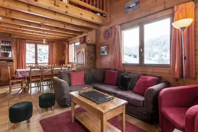 Image de Chalet 8-10 voyageurs avec cheminée, garage et Wifi proche pistes