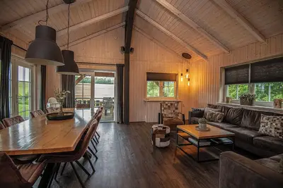 Image de Lodge scandinave avec bain à remous près de Winterberg