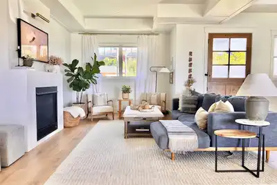 Image de Belle Beach House à Cardiff-By-The-Sea!