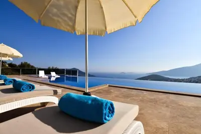 Image de Superbe villa de 7 chambres pouvant accueillir jusqu'à 18 personnes
