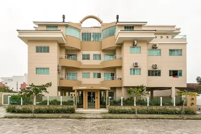 Image de Excellent appartement de deux chambres avec une suite à 100 mètres de la mer