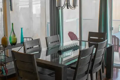 Image de Appartement à l'étage avec vue sur l'océan