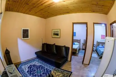 Image de maison dans les bois