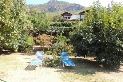 Image de Studio avec vue imprenable sur la montagne dans le domaine traditionnel de Thassian!