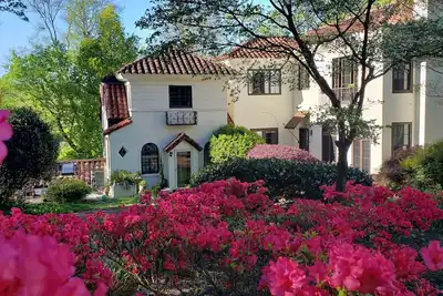 Image de Suite privée de la villa Ut Sequoyah Hills - Promenade des stades universitaires