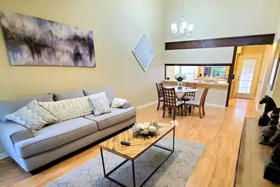 Image de Medical Center, Gorgeous Condo Emplacement central à voir absolument! ! !