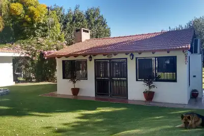 Image de Beau complexe avec maison de campagne et chalets, Ă 5 \"de San Juan, Argentine