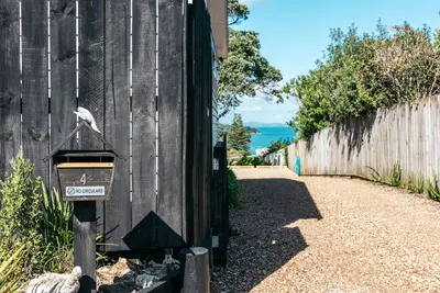 Image de Pohutukawa Cottage Waiheke | Soit mon invité