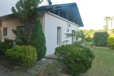 Image de Maison Mitoyenne jardin indépendant, proche  plage et port avec navette fluviale