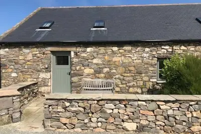 Image de 5 * 3 chambres chalet en pierre configuré pour vivre à l'envers
