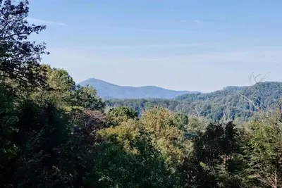 Image de Venez profiter des rêves de montagne! Un refuge parfait pour une lune de miel ou une retraite en couple.