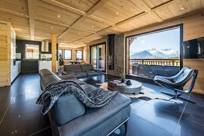 Image de Chalet sur les pistes avec piscine et home cinéma