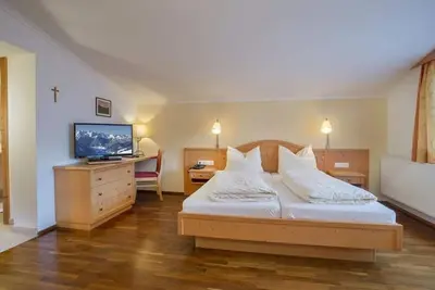 Image de Chambre triple avec douche ou bain Salle de bain, toilette - Hotel Filzstein