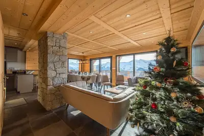 Image de Chalet proche piste avec jacuzzi et home cinéma