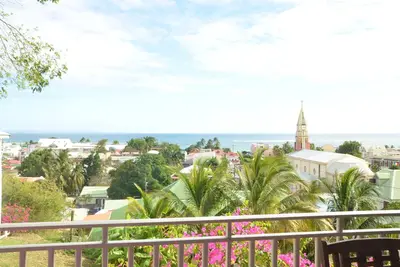 Image de Hibiscus And Its Panoramic Sea View