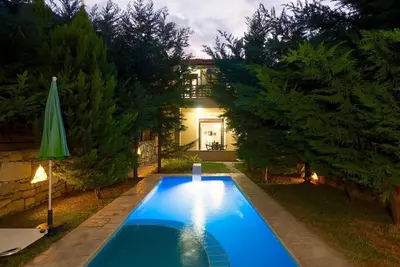 Image de Uphoria Villa spacieuse nouvellement construite avec une piscine privée