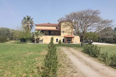 Image de Fabuleuse maison de campagne 200m2, Chalkida, Evia. 60min d'Athènes
