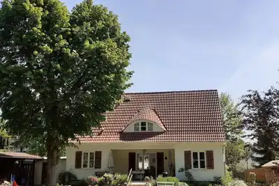 Image de Maison de vacances dans le nord verdoyant de Potsdam avec un grand jardin